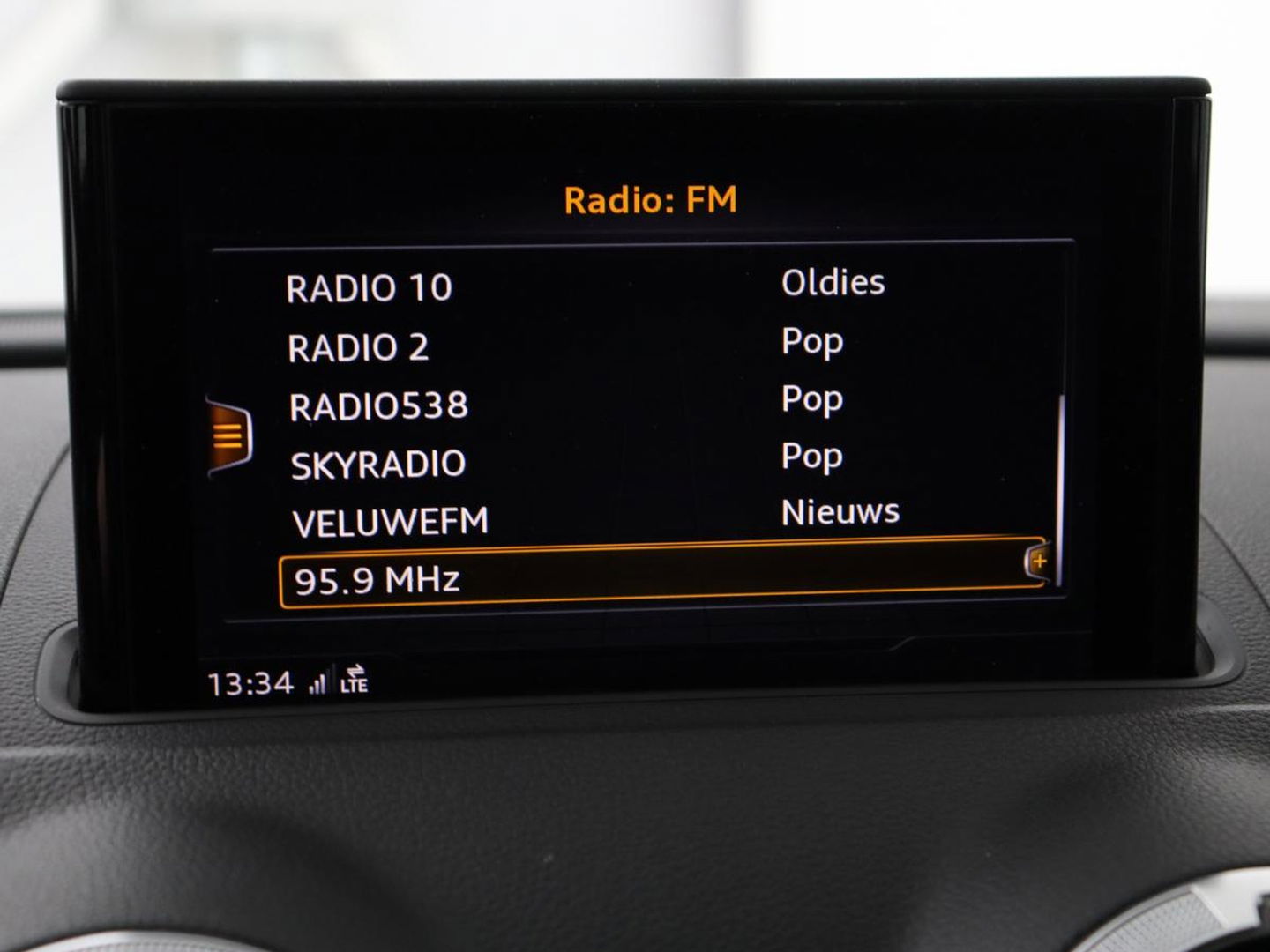Audi A3 1.4 TFSI Sport | 1e eigenaar | Sportstoelen | Trekhaak | Full LED | Navigatie | Climate control | Parkeerhulp | Cruise control | Bluetooth