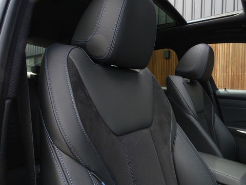 BMW 3-serie 330e 292PK / M-Sport / M340 Edit. / Laser / Head-up / 2020 /