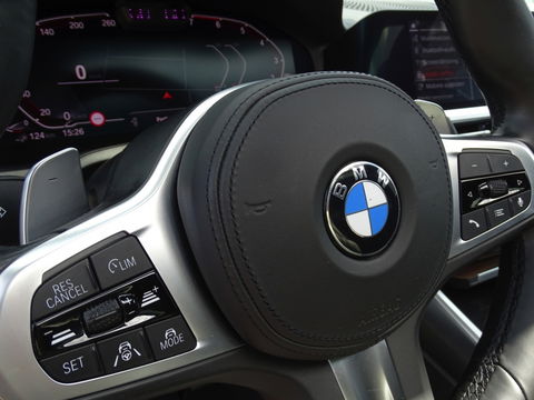 BMW 3-serie 330e 292PK / M-Sport / M340 Edit. / Laser / Head-up / 2020 /