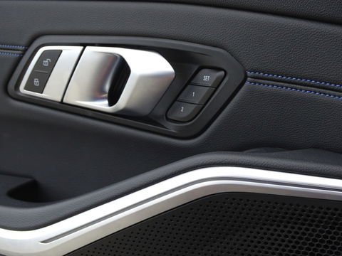 BMW 3-serie 330e 292PK / M-Sport / M340 Edit. / Laser / Head-up / 2020 /