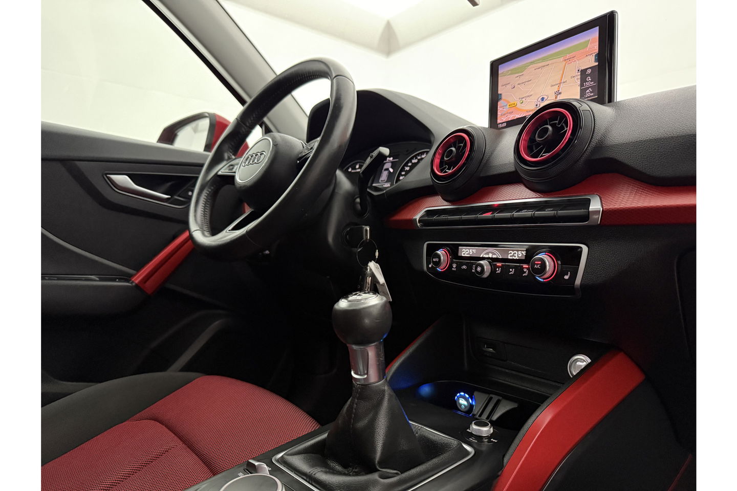 Audi Q2 30 TFSI Sport LED Trekhaak Carplay Clima Cruise Navi PDC 17''LMV