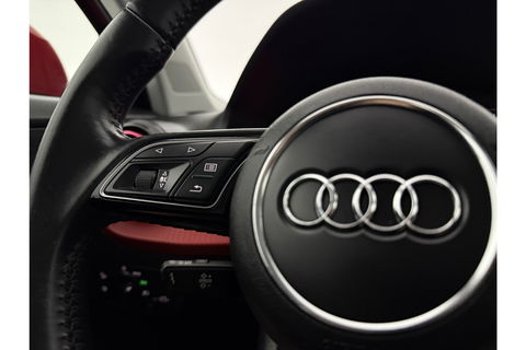 Audi Q2 30 TFSI Sport LED Trekhaak Carplay Clima Cruise Navi PDC 17''LMV