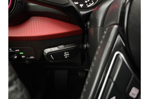 Audi Q2 30 TFSI Sport LED Trekhaak Carplay Clima Cruise Navi PDC 17''LMV