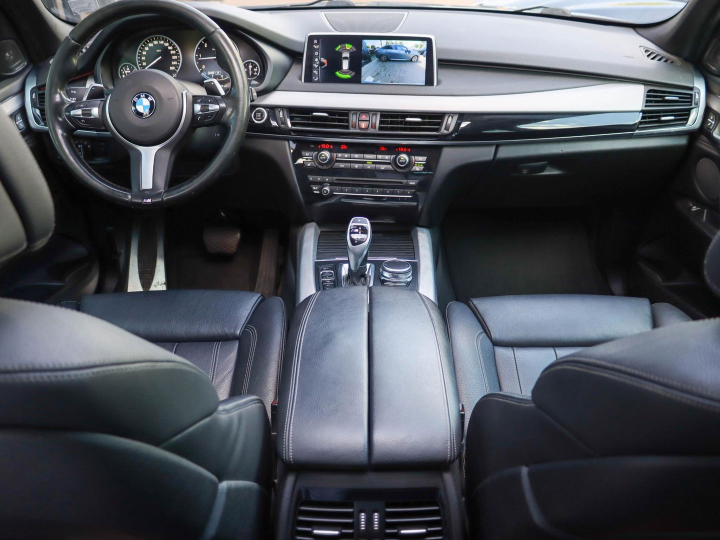 BMW X5 M50d 381PK | Trekhaak | Panodak | Harman Kardon | Zeer goed onderhouden!