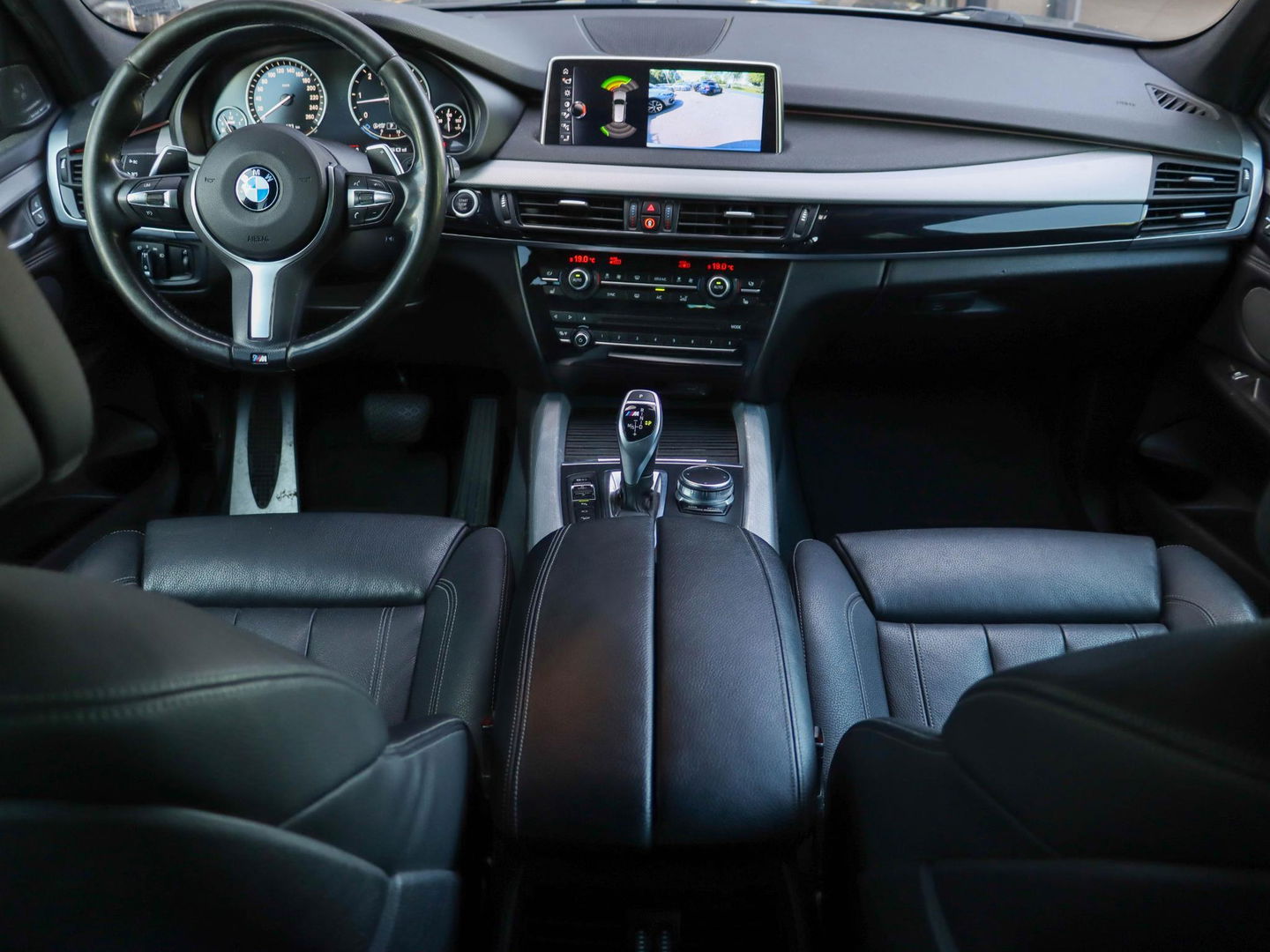 BMW X5 M50d 381PK | Trekhaak | Panodak | Harman Kardon | Zeer goed onderhouden!