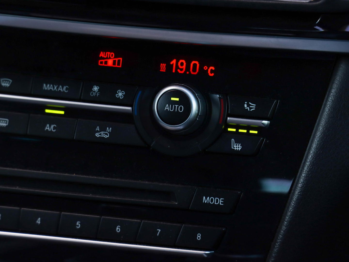 BMW X5 M50d 381PK | Trekhaak | Panodak | Harman Kardon | Zeer goed onderhouden!