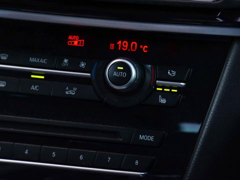 BMW X5 M50d 381PK | Trekhaak | Panodak | Harman Kardon | Zeer goed onderhouden!