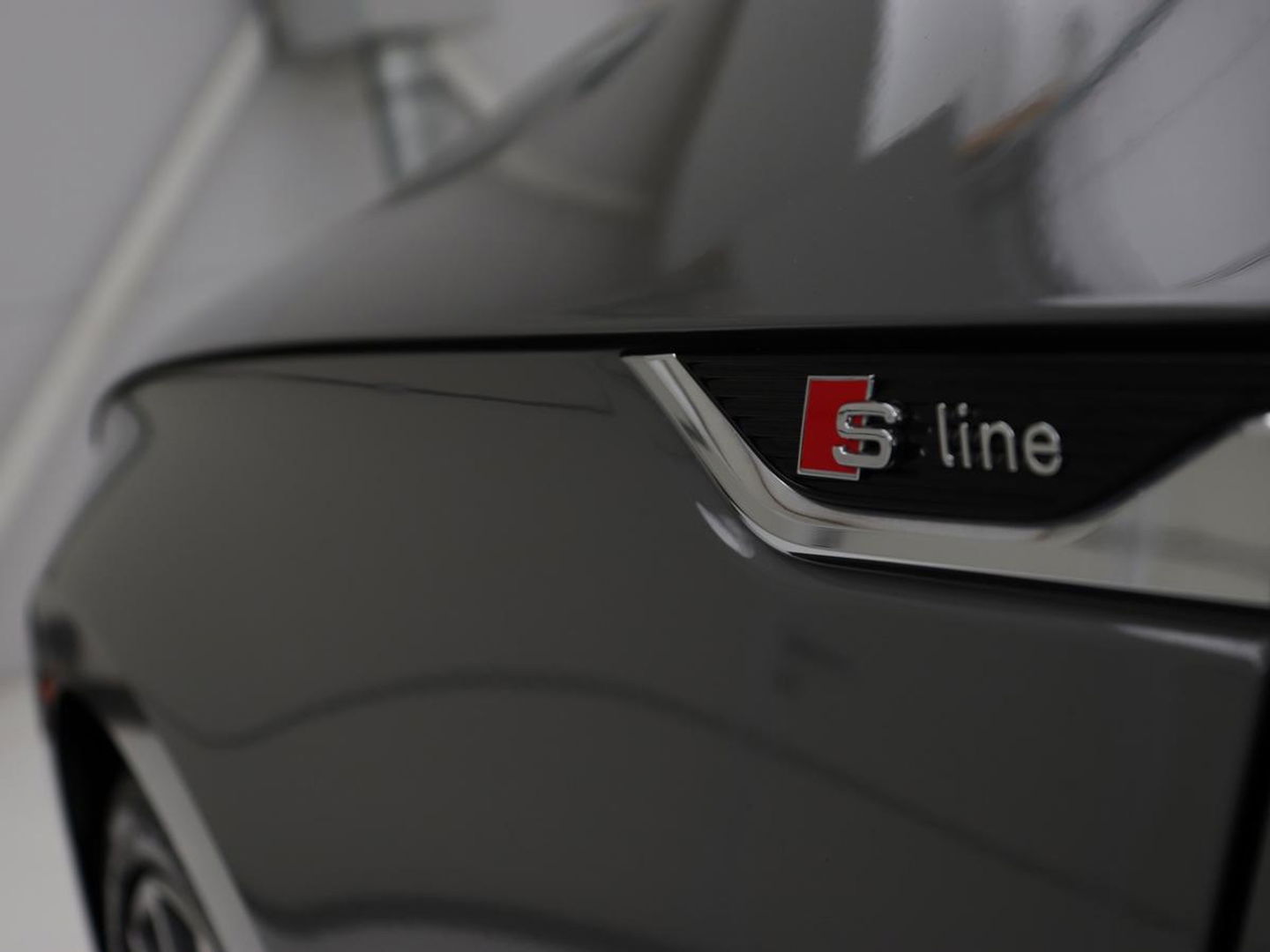 Audi A5 35 TFSI S edition Competition | Matrix LED | Sportstoelen | Carplay | Half leder | Navigatie | Virtual Cockpit | Climate control