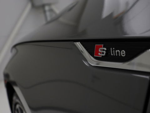 Audi A5 35 TFSI S edition Competition | Matrix LED | Sportstoelen | Carplay | Half leder | Navigatie | Virtual Cockpit | Climate control