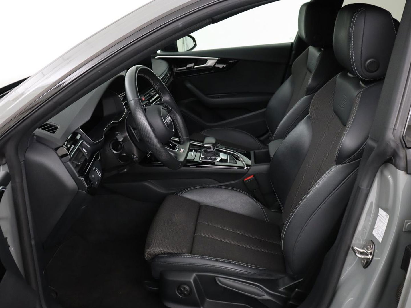 Audi A5 35 TFSI S edition Competition | Matrix LED | Sportstoelen | Carplay | Half leder | Navigatie | Virtual Cockpit | Climate control