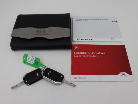 Kia Ceed 1.0 T-GDi DynamicLine | Camera | Carplay | Navigatie | Climate control | Cruise control | Parkeerhulp | Bluetooth | DAB