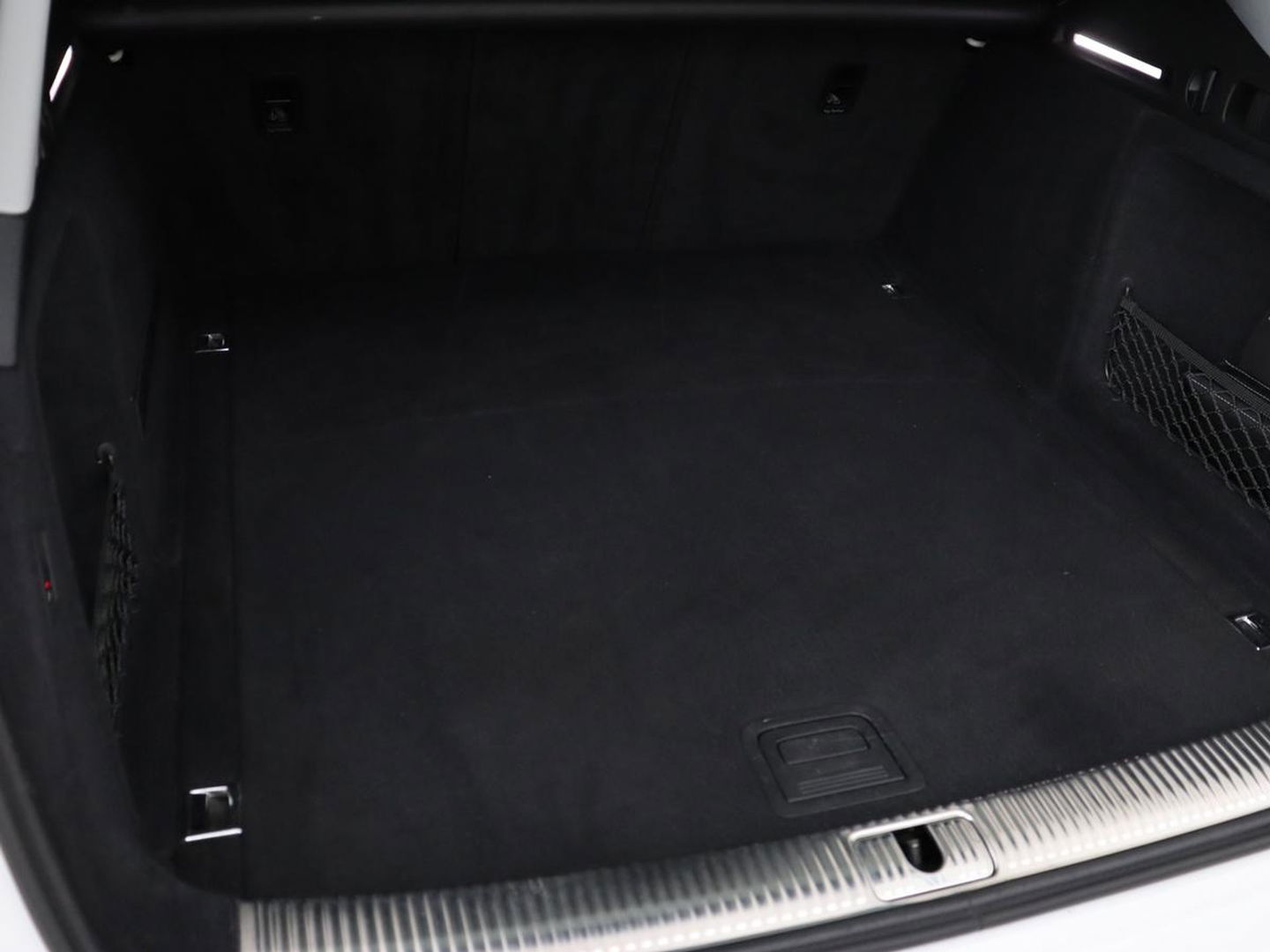 Audi A4 1.4 TFSI Pro Line | Adaptive cruise | Stoelverwarming | Camera | Trekhaak | Navigatie | Xenon | Climate control | Bluetooth | Side Assist