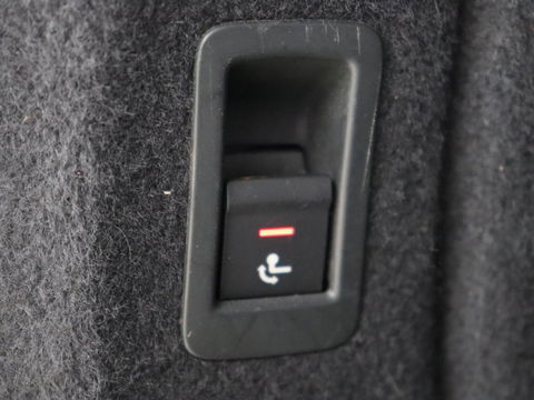 Audi A4 1.4 TFSI Pro Line | Adaptive cruise | Stoelverwarming | Camera | Trekhaak | Navigatie | Xenon | Climate control | Bluetooth | Side Assist
