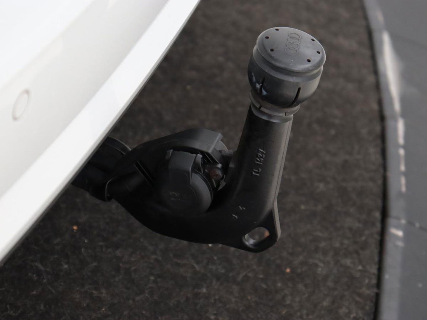 Audi A4 1.4 TFSI Pro Line | Adaptive cruise | Stoelverwarming | Camera | Trekhaak | Navigatie | Xenon | Climate control | Bluetooth | Side Assist
