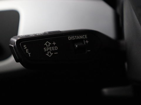 Audi A4 1.4 TFSI Pro Line | Adaptive cruise | Stoelverwarming | Camera | Trekhaak | Navigatie | Xenon | Climate control | Bluetooth | Side Assist