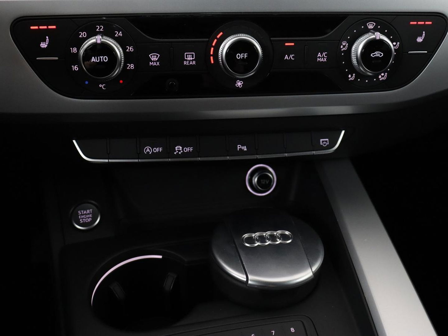 Audi A4 1.4 TFSI Pro Line | Adaptive cruise | Stoelverwarming | Camera | Trekhaak | Navigatie | Xenon | Climate control | Bluetooth | Side Assist