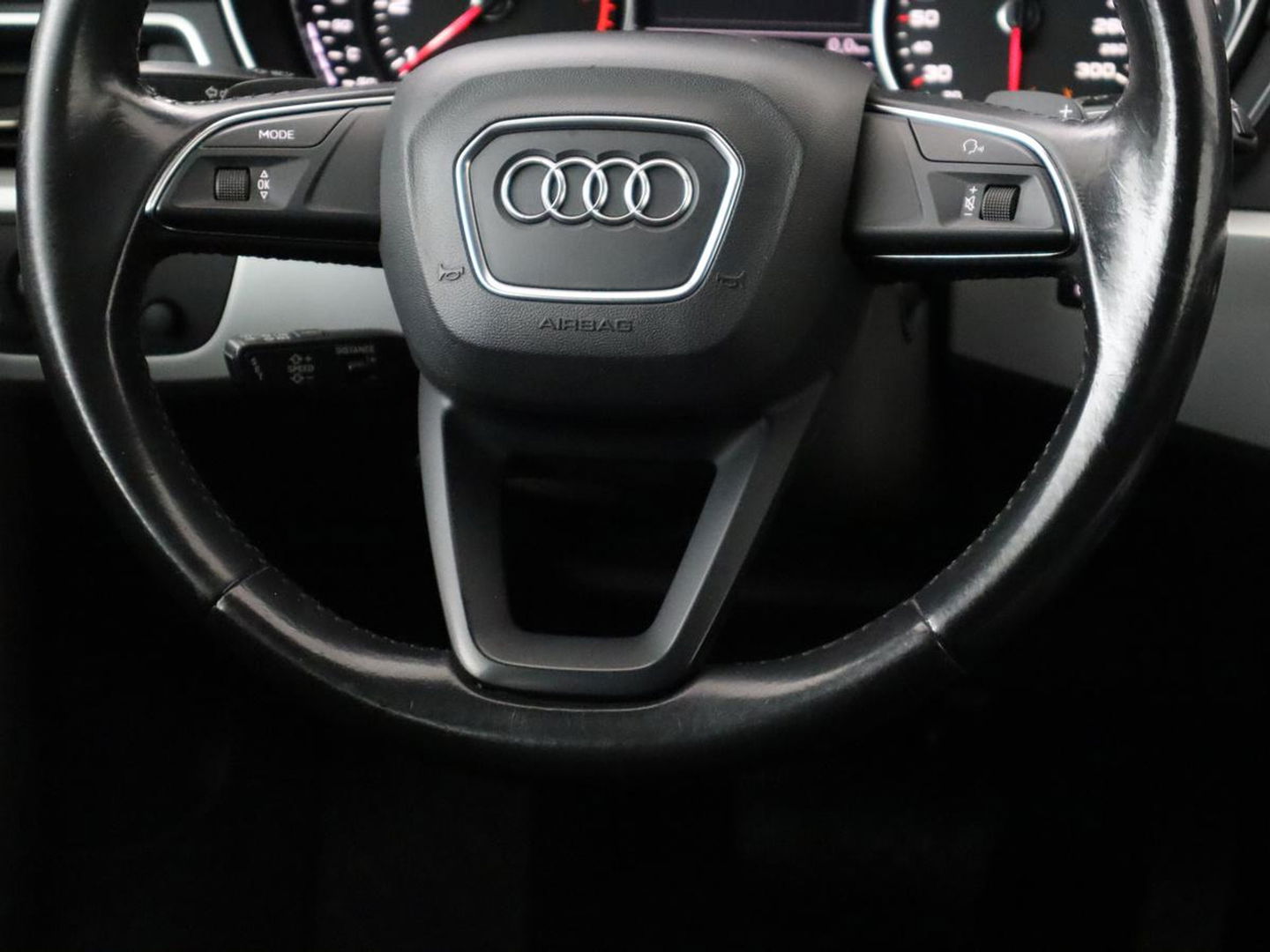 Audi A4 1.4 TFSI Pro Line | Adaptive cruise | Stoelverwarming | Camera | Trekhaak | Navigatie | Xenon | Climate control | Bluetooth | Side Assist