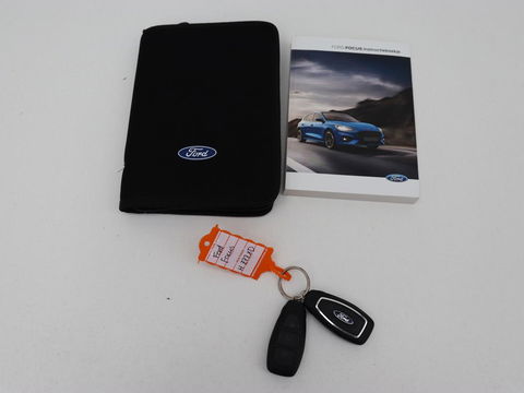 Ford Focus 1.0 EcoBoost ST Line | Trekhaak | Adaptief LED | Carplay | Climate control | Keyless | Navigatie | Parkeerhulp | Cruise control