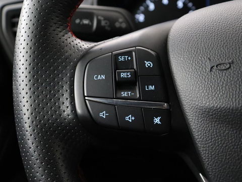 Ford Focus 1.0 EcoBoost ST Line | Trekhaak | Adaptief LED | Carplay | Climate control | Keyless | Navigatie | Parkeerhulp | Cruise control
