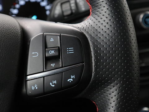 Ford Focus 1.0 EcoBoost ST Line | Trekhaak | Adaptief LED | Carplay | Climate control | Keyless | Navigatie | Parkeerhulp | Cruise control