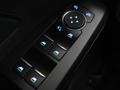 Ford Focus 1.0 EcoBoost ST Line | Trekhaak | Adaptief LED | Carplay | Climate control | Keyless | Navigatie | Parkeerhulp | Cruise control