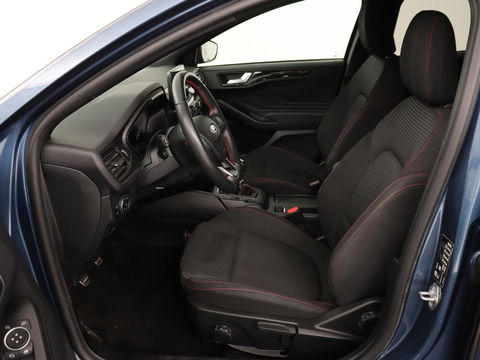 Ford Focus 1.0 EcoBoost ST Line | Trekhaak | Adaptief LED | Carplay | Climate control | Keyless | Navigatie | Parkeerhulp | Cruise control