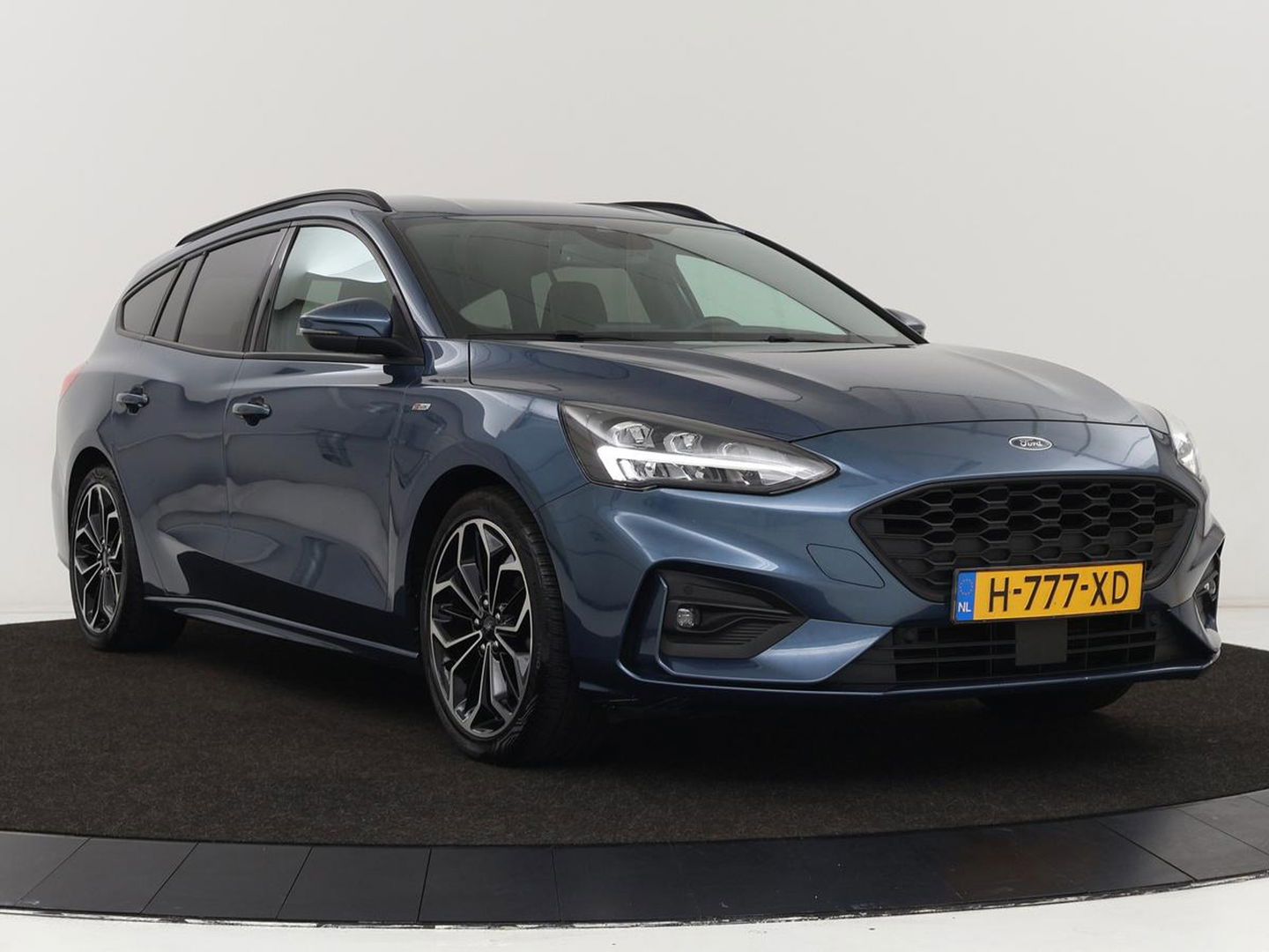 Ford Focus 1.0 EcoBoost ST Line | Trekhaak | Adaptief LED | Carplay | Climate control | Keyless | Navigatie | Parkeerhulp | Cruise control