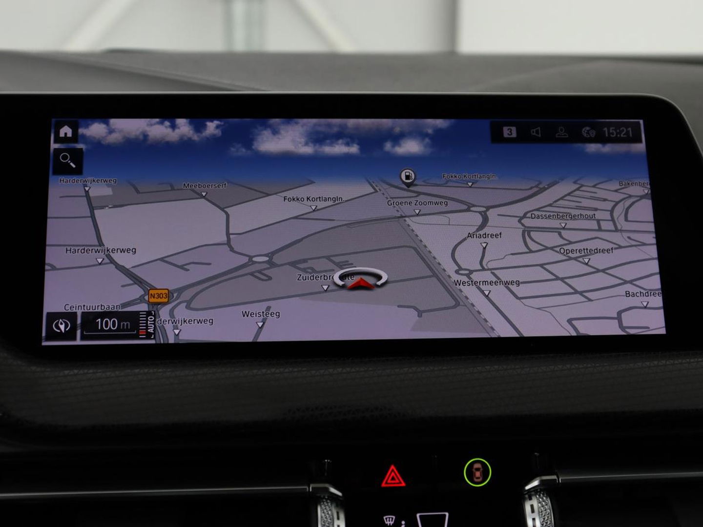 BMW 1-serie 118i M Sport | Trekhaak | Carplay | Navigatie | Sportstoelen | Half leder | Full LED | Climate control | Parkeerhulp
