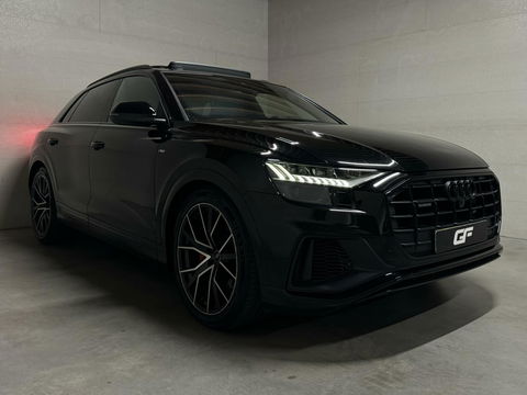 Audi Q8 60 TFSI e Quattro Competition S-Line Pano RS-Seats Sfeer Luchtver.