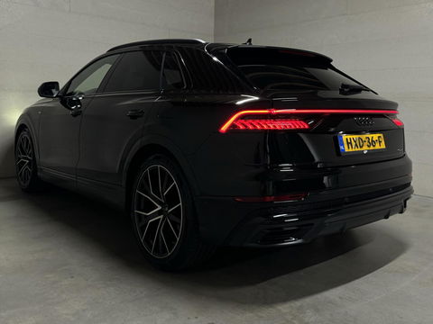 Audi Q8 60 TFSI e Quattro Competition S-Line Pano RS-Seats Sfeer Luchtver.
