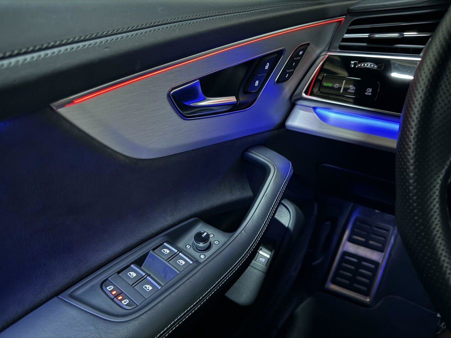 Audi Q8 60 TFSI e Quattro Competition S-Line Pano RS-Seats Sfeer Luchtver.