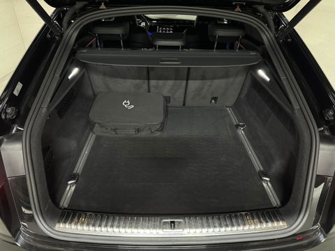Audi Q8 60 TFSI e Quattro Competition S-Line Pano RS-Seats Sfeer Luchtver.