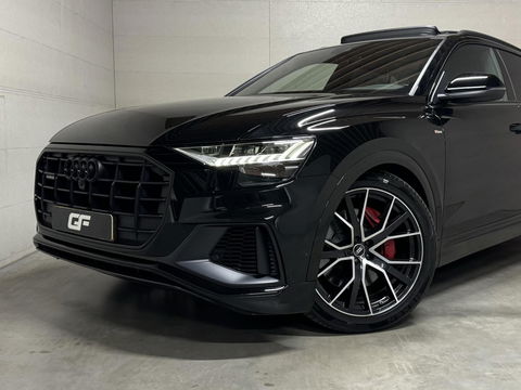 Audi Q8 60 TFSI e Quattro Competition S-Line Pano RS-Seats Sfeer Luchtver.