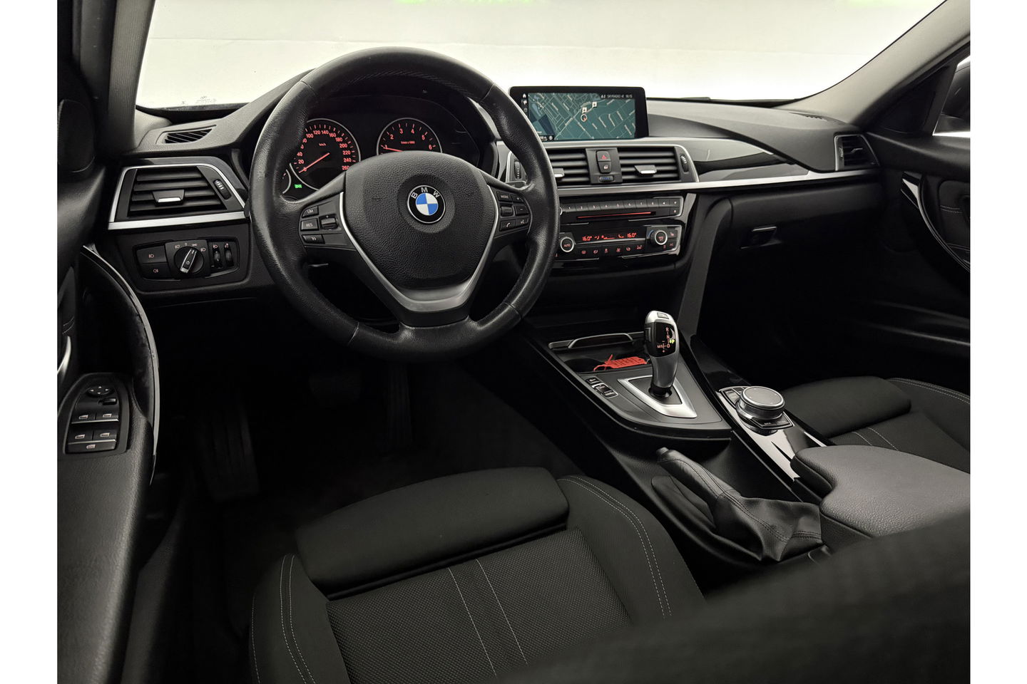BMW 3 Serie 318i Executive LED Clima Cruise Navigatie PDC 16''LMV