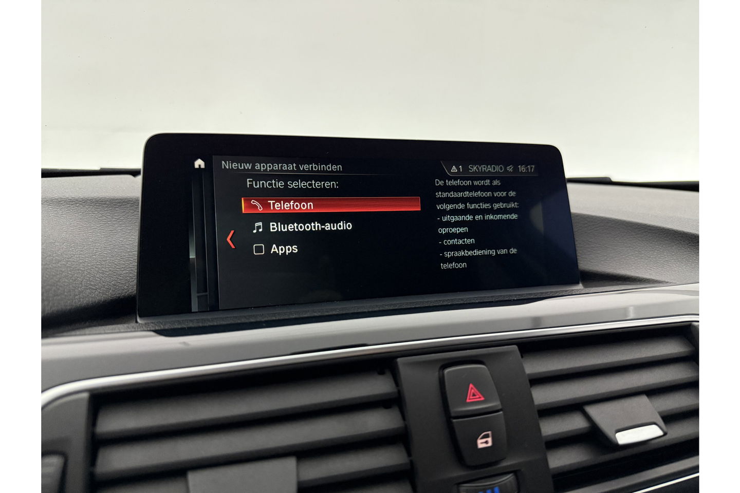 BMW 3 Serie 318i Executive LED Clima Cruise Navigatie PDC 16''LMV