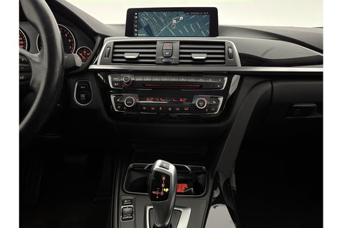 BMW 3 Serie 318i Executive LED Clima Cruise Navigatie PDC 16''LMV