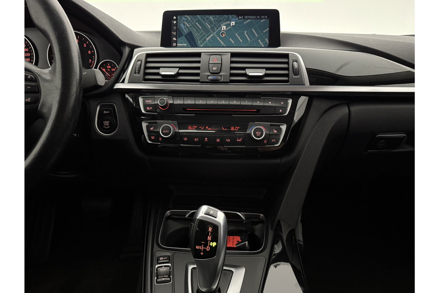 BMW 3 Serie 318i Executive LED Clima Cruise Navigatie PDC 16''LMV