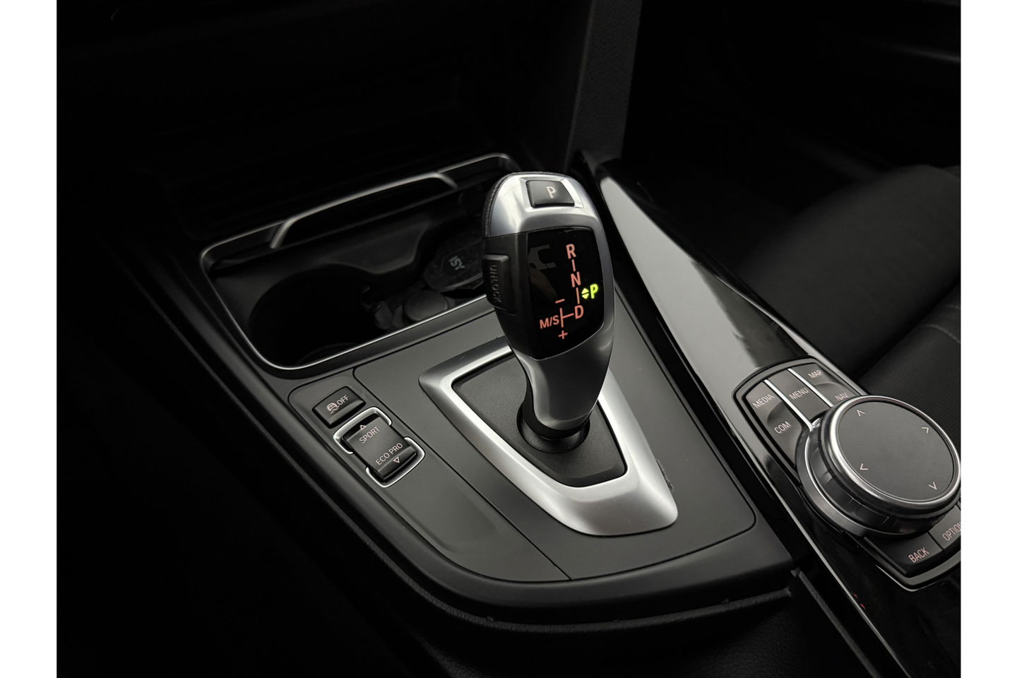 BMW 3 Serie 318i Executive LED Clima Cruise Navigatie PDC 16''LMV
