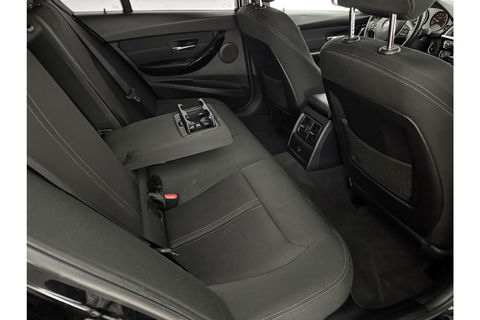 BMW 3 Serie 318i Executive LED Clima Cruise Navigatie PDC 16''LMV