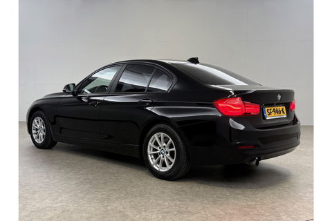BMW 3 Serie 318i Executive LED Clima Cruise Navigatie PDC 16''LMV