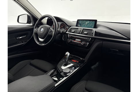 BMW 3 Serie 318i Executive LED Clima Cruise Navigatie PDC 16''LMV