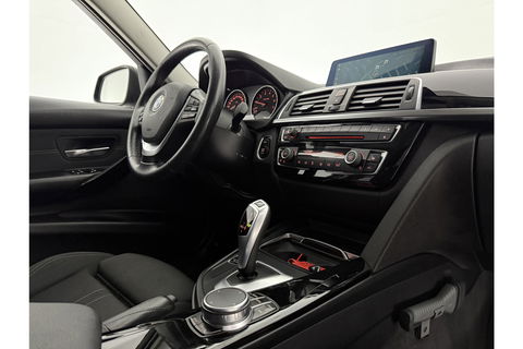 BMW 3 Serie 318i Executive LED Clima Cruise Navigatie PDC 16''LMV