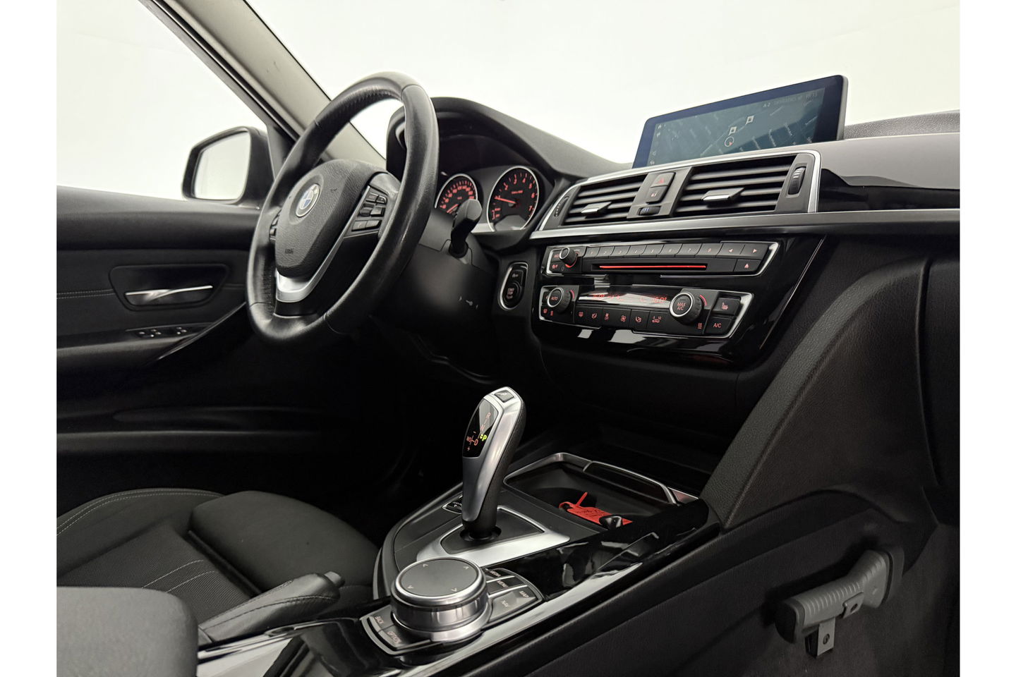 BMW 3 Serie 318i Executive LED Clima Cruise Navigatie PDC 16''LMV