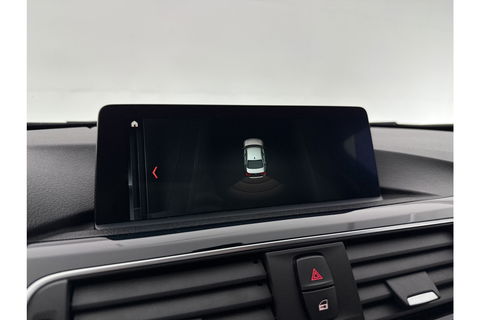 BMW 3 Serie 318i Executive LED Clima Cruise Navigatie PDC 16''LMV