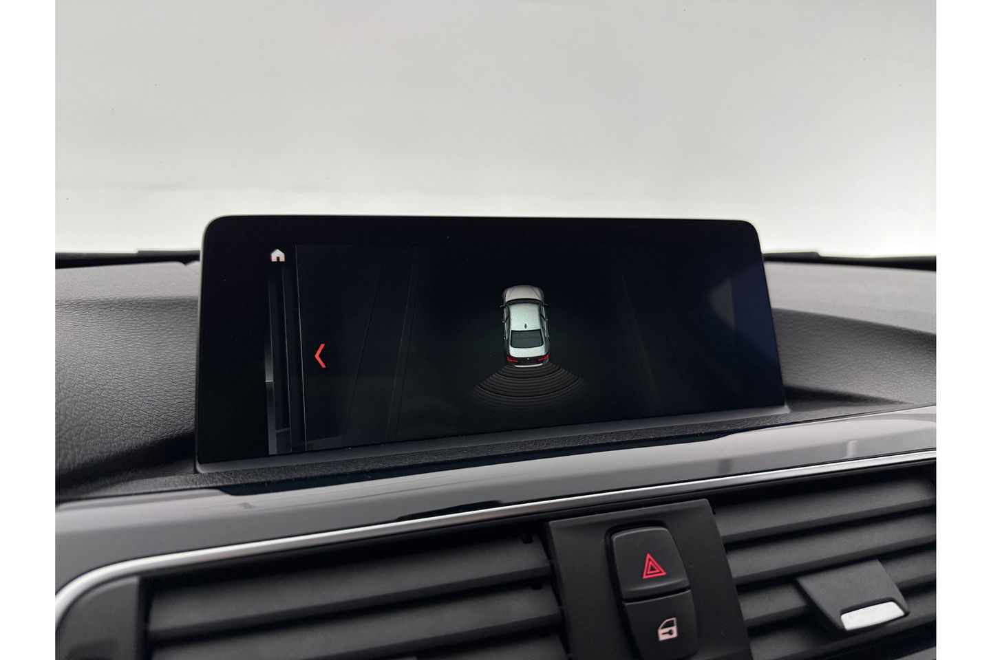 BMW 3 Serie 318i Executive LED Clima Cruise Navigatie PDC 16''LMV