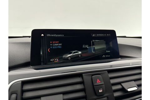 BMW 3 Serie 318i Executive LED Clima Cruise Navigatie PDC 16''LMV