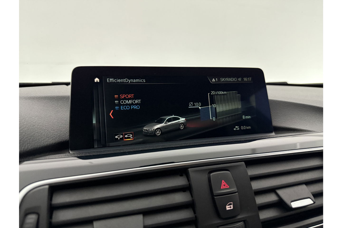 BMW 3 Serie 318i Executive LED Clima Cruise Navigatie PDC 16''LMV