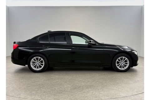 BMW 3 Serie 318i Executive LED Clima Cruise Navigatie PDC 16''LMV