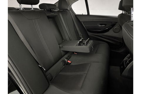 BMW 3 Serie 318i Executive LED Clima Cruise Navigatie PDC 16''LMV
