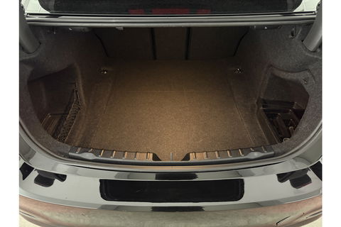 BMW 3 Serie 318i Executive LED Clima Cruise Navigatie PDC 16''LMV